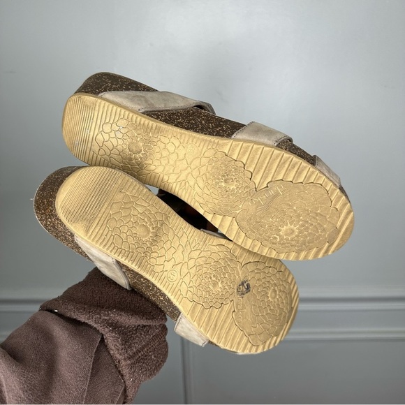 Dansko Susie Taupe Milled Nubuck Wedge Sandal Womens EU 42 US 11.5-12 - Picture 6 of 10